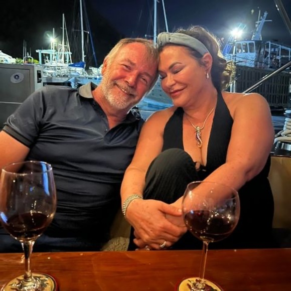 Meet your Posher, Joline - Picture 1 of 1